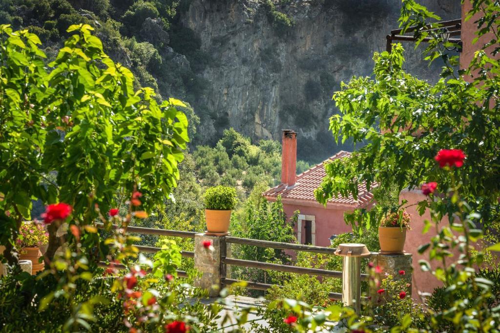 Enagron Ecotourism Village Axós Exteriér fotografie