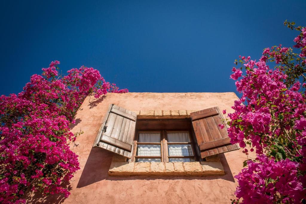 Enagron Ecotourism Village Axós Exteriér fotografie